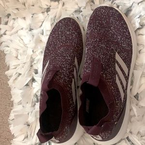 Addidas tennis shoes